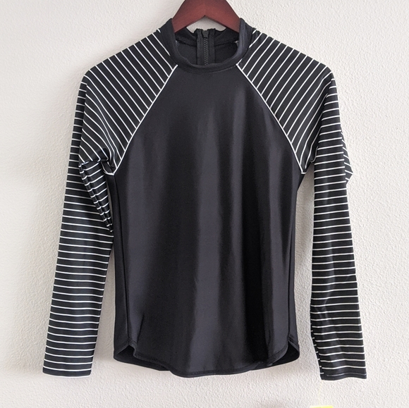 Women's Mock Neck Long Sleeve Rashguard Medium - Picture 6 of 9